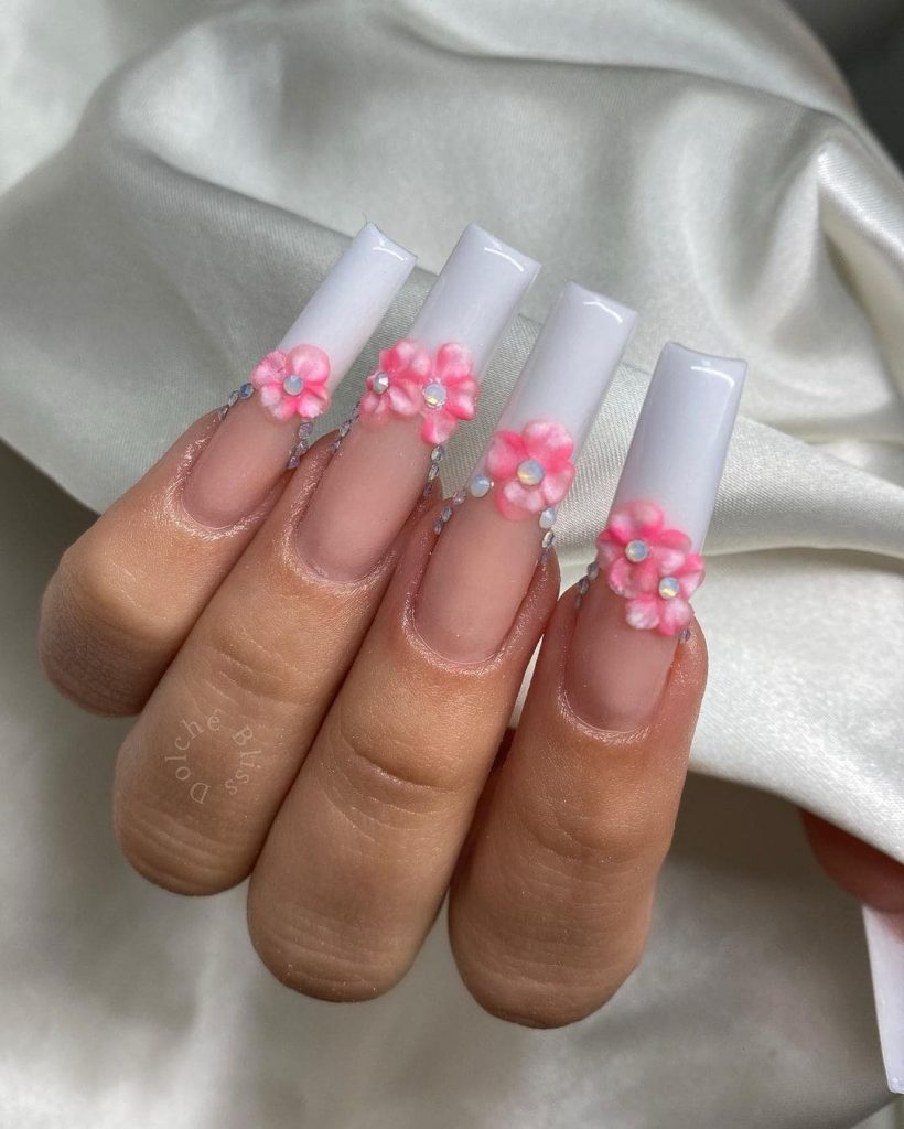 This design gives a lovely look for valentine and adds creativity to French nail