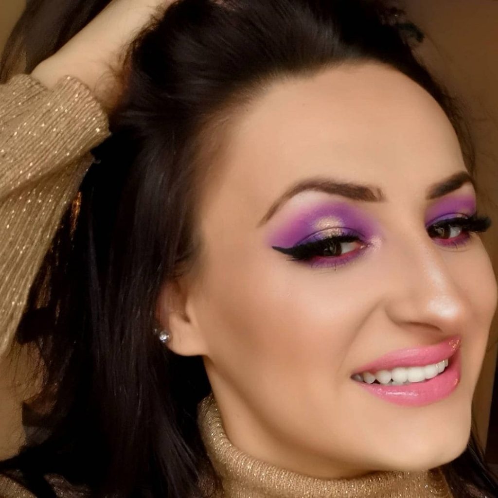  This purple/gold Eyeshadow look will be perfect for recreating on Valentine's day