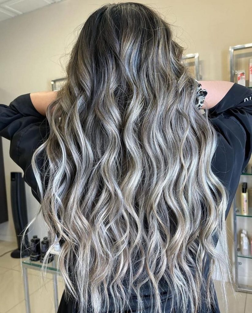 Blonde highlights at the ends of your brown hair will be spectacular