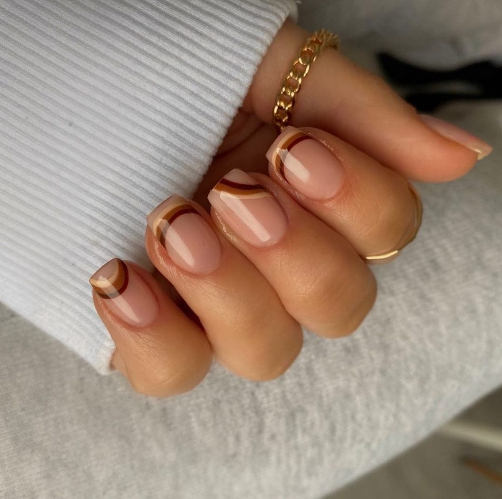 Neutral Swirls brown nails