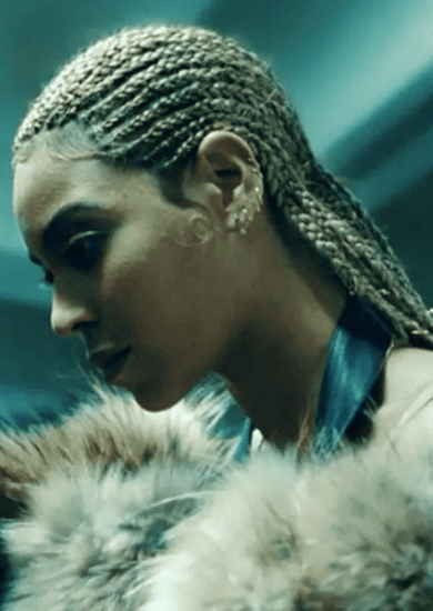 Beyoncé with lemonade braids